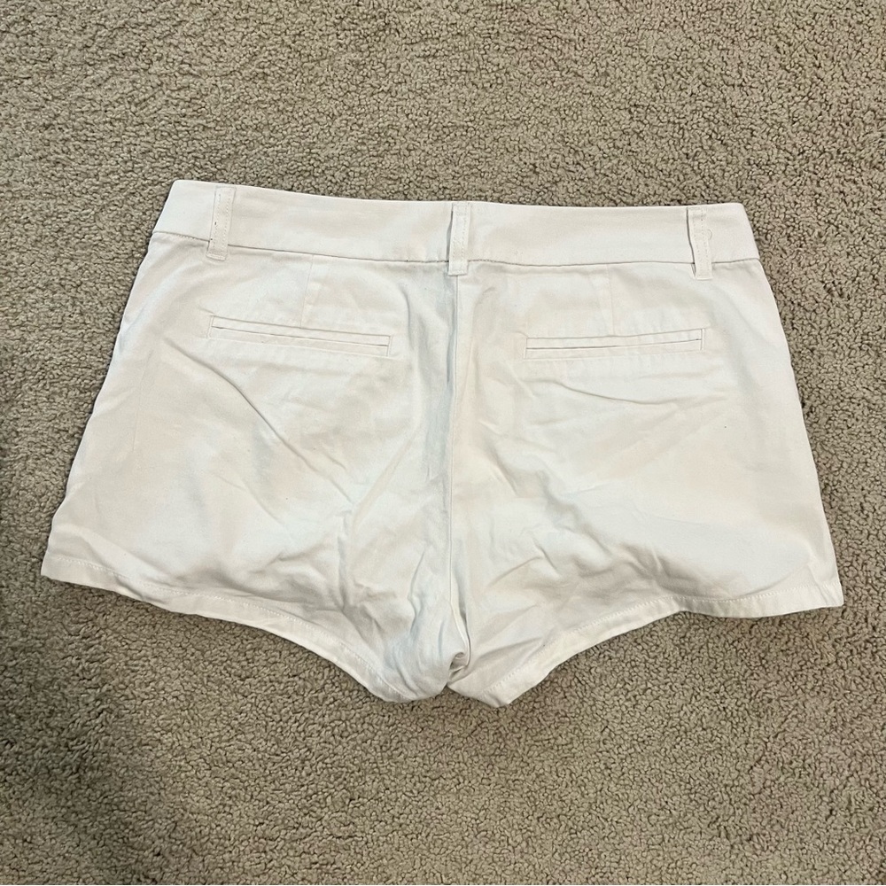 Shorts - Picture 2 of 4